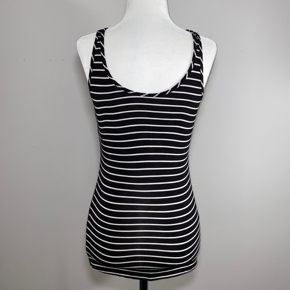 Reitmans Tank Top Reversible Striped Black and White - Picture 9 of 14